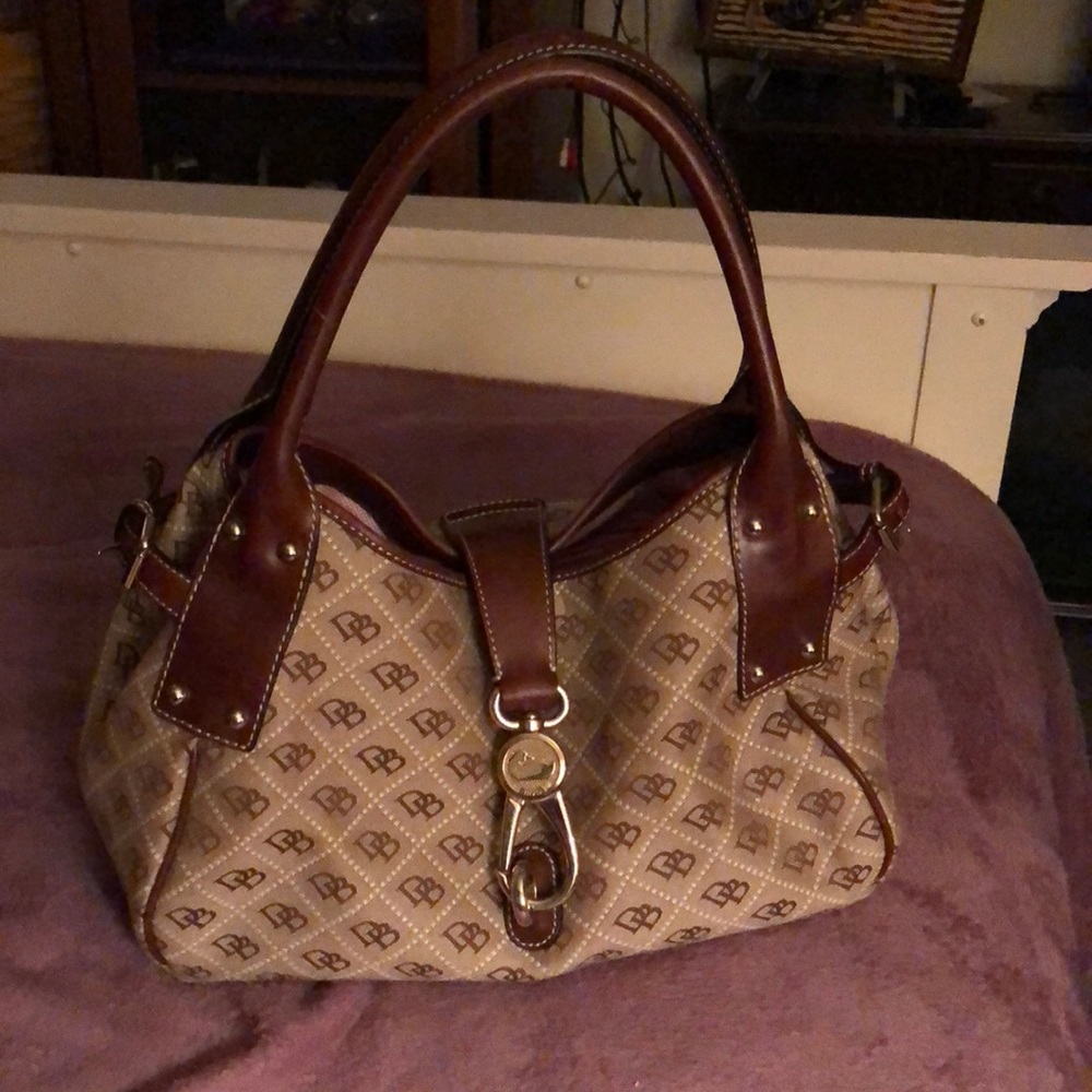 Large beautiful spacious Dooney & Bourke hobo bag.